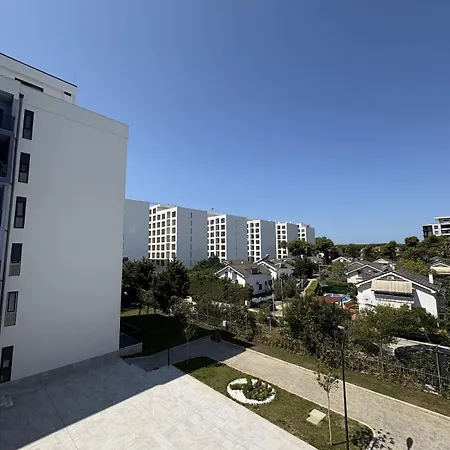 Sabbia D'oro Modern With Pool & Golem (Tirana)